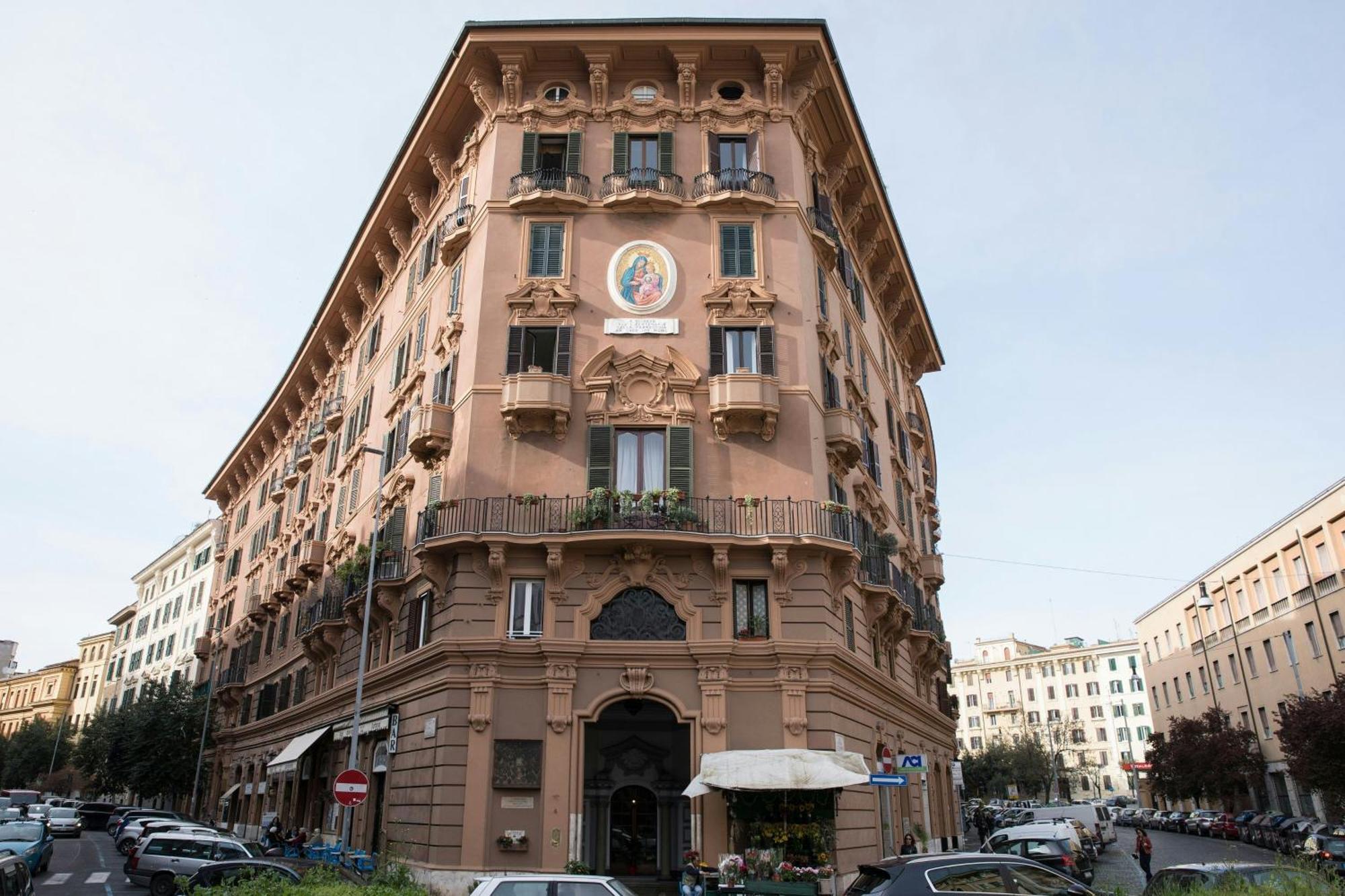 Sonder Piazza San Pietro Aparthotel Roma